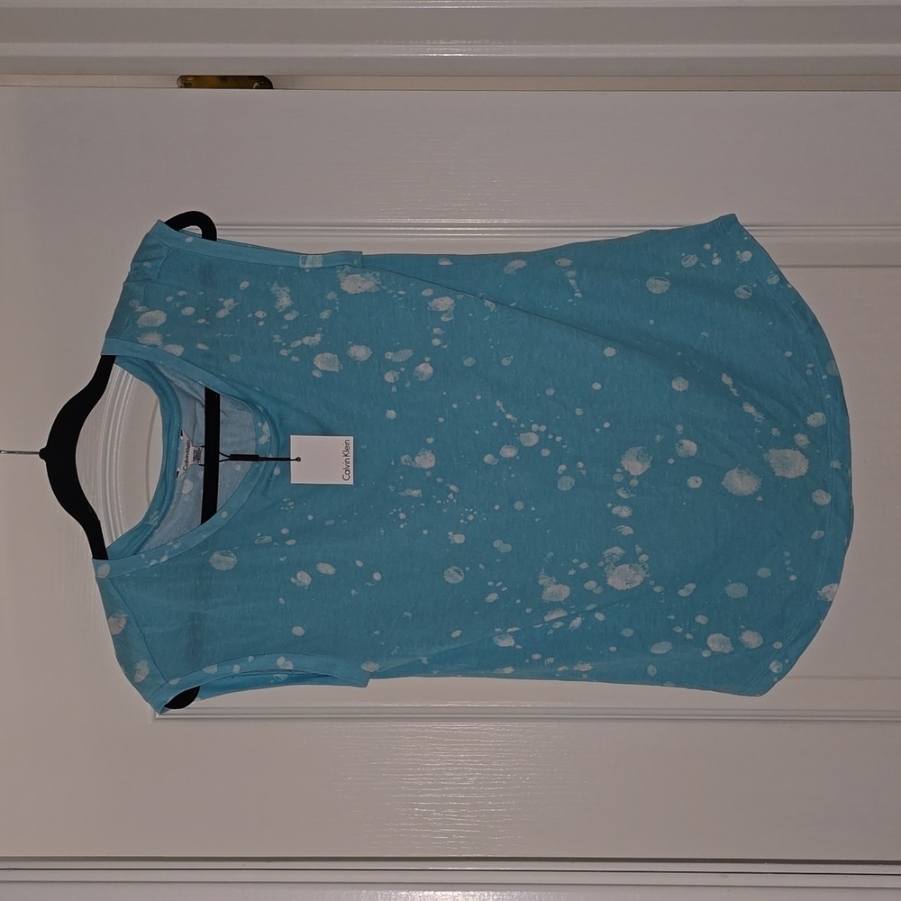 NWT CALVIN KLIEN SPLIT BACK TEE